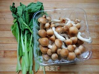 蚝油蟹味菇炒青菜的做法步骤：1