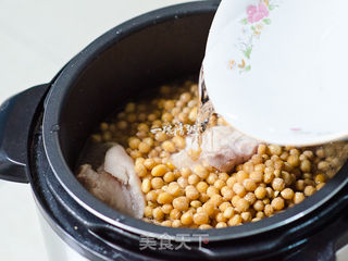 黄豆炖猪脚的做法步骤:7