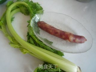 腊肉炒西芹的做法步骤：1