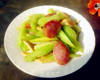 腊肉炒西芹的做法步骤:8