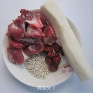 薏仁山药排骨汤的做法步骤：1