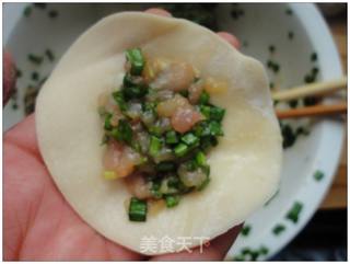 猪肉韭菜水饺的做法步骤:5