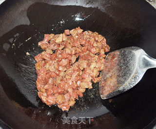 新疆传统美食——碎肉抓饭的做法步骤:4