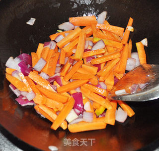 新疆传统美食——碎肉抓饭的做法步骤：6