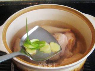 芋头母鸡砂锅煲的做法步骤:6