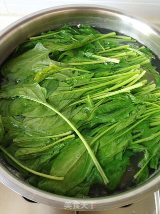 瑶柱菠菜塔的做法步骤:2