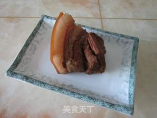 五花肉炖豆腐的做法步骤：1