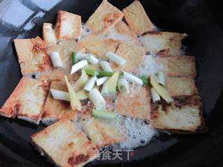 五花肉炖豆腐的做法步骤:9