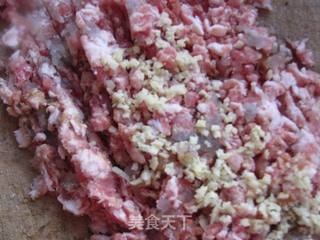 鲜滑的鲜虾猪肉清汆丸子的做法步骤:2