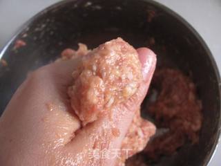 鲜滑的鲜虾猪肉清汆丸子的做法步骤:4