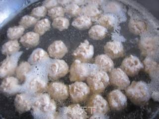 鲜滑的鲜虾猪肉清汆丸子的做法步骤:6