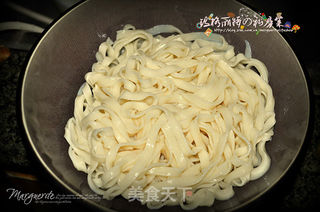 鲜美的菌汤面的做法步骤:4
