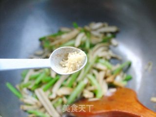 清爽好味道——清炒香芹豆干的做法步骤:11