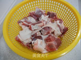 白萝卜羊肉煲的做法步骤：1