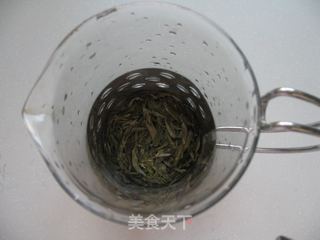 简单几步就能喝到热带水果茶【百香果绿茶】的做法步骤：1