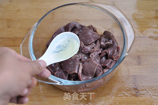 爆炒羊肝的做法步骤:3