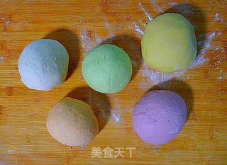 五彩香芹肉水饺的做法步骤:3