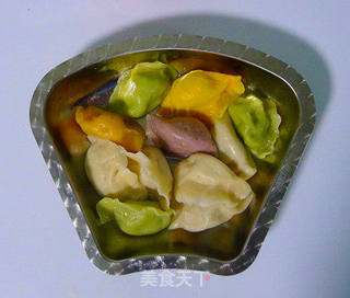 五彩香芹肉水饺的做法步骤:8