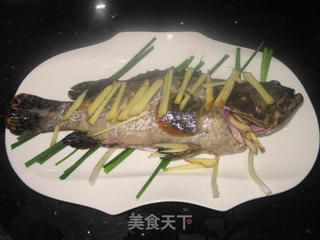 清蒸海上鲜的做法步骤:4