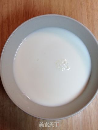 自製奶油白醬--冬天裡的白雪飄香【傳統的奶白醬】減奶油新鮮嚐的做法步骤:2
