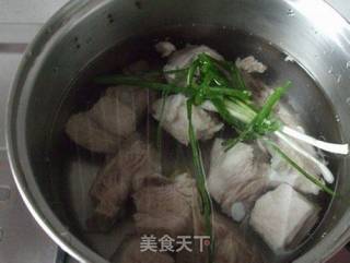 玉米排骨汤的做法步骤:5