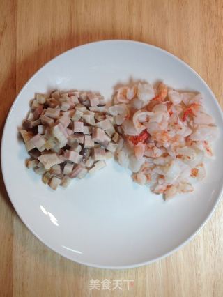 臘蝦蔬奶白醬焗飯－－冬天裡的白雪飄香【傳統的焗烤】新鮮嚐的做法步骤：1