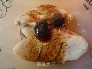 饭菜一锅出——砂锅鸡翅饭的做法步骤:3