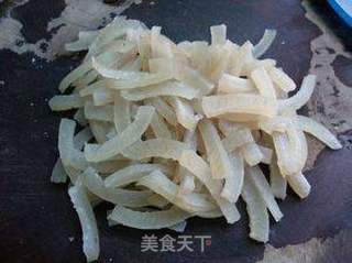 既可美容又可下酒——美味小炒猪皮的做法步骤：1
