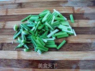 既可美容又可下酒——美味小炒猪皮的做法步骤：3