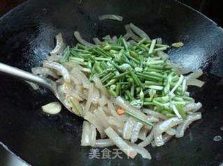 既可美容又可下酒——美味小炒猪皮的做法步骤：7