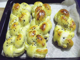 豆沙辫子面包—(4股)简单易操作的做法步骤:16