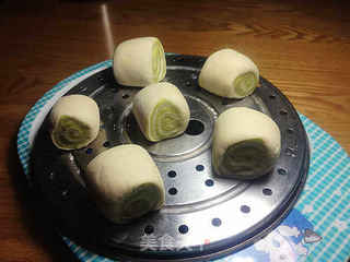 给冬天一抹嫩绿——蒸馒头之一:双色刀切馒头的做法步骤:10