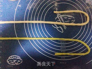 给冬天一抹嫩绿——蒸馒头之二:毛毛虫的做法步骤:7