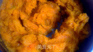 黑米豆沙南瓜面包的做法步骤:2