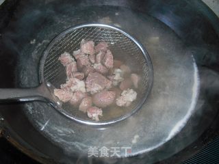 咖喱牛肉汤的做法步骤：2