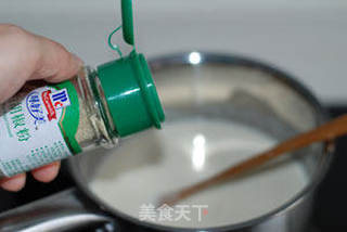 贝夏梅尔奶油调味酱(白酱)的做法步骤:7