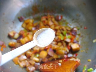 轻松搞定下饭菜——豆瓣酱茄丁的做法步骤:8