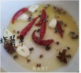黄花菜焖啤酒鸡的做法步骤:8