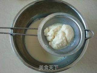 冬天里凉粉也暖身——瘦肉豆浆煮凉粉的做法步骤:4
