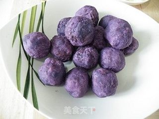剩吐司的用处------炸紫薯丸子的做法步骤:2
