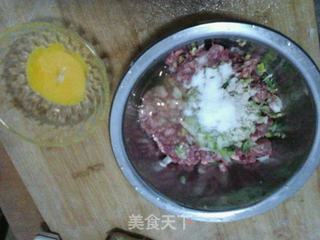水汆丸子的做法步骤:3