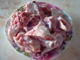 栗子杏鲍菇焖鸡的做法步骤:2