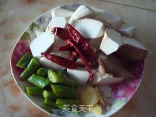 栗子杏鲍菇焖鸡的做法步骤:3