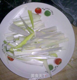 葱烧豆腐-上班族十分钟快手菜的做法步骤:2