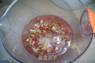 核桃花生露的做法步骤:2
