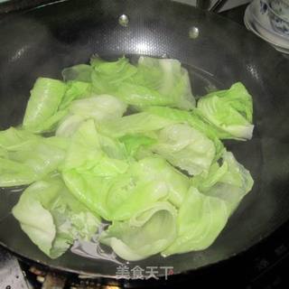 蚝油翡脆包菜卷的做法步骤：2