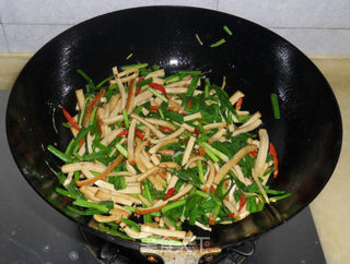 韭菜炒豆干的做法步骤:8