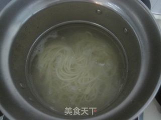 家常炒面-杏鲍菇肉丝炒面的做法步骤:4