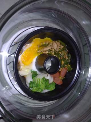 香喷喷热腾腾的辣椒炒肉煲仔饭~~的做法步骤:4