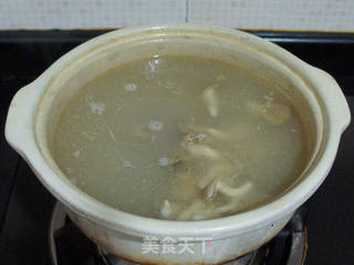 【草菇排骨汤】的做法步骤:7